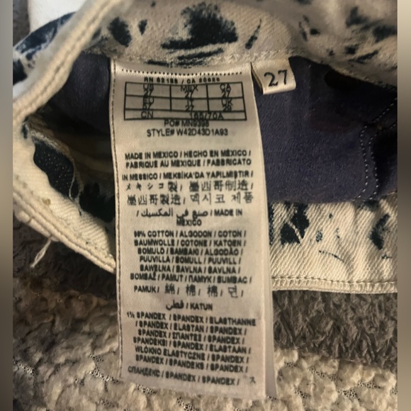 Woman’s GUESS Bleach Dyed Cut Off 🌵27 - Picture 3 of 8